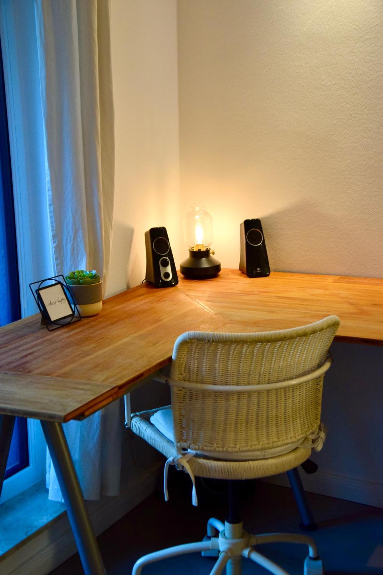 Stilvolle Wohnung Mit Balkon & Parkplatz Rostock Bagian luar foto