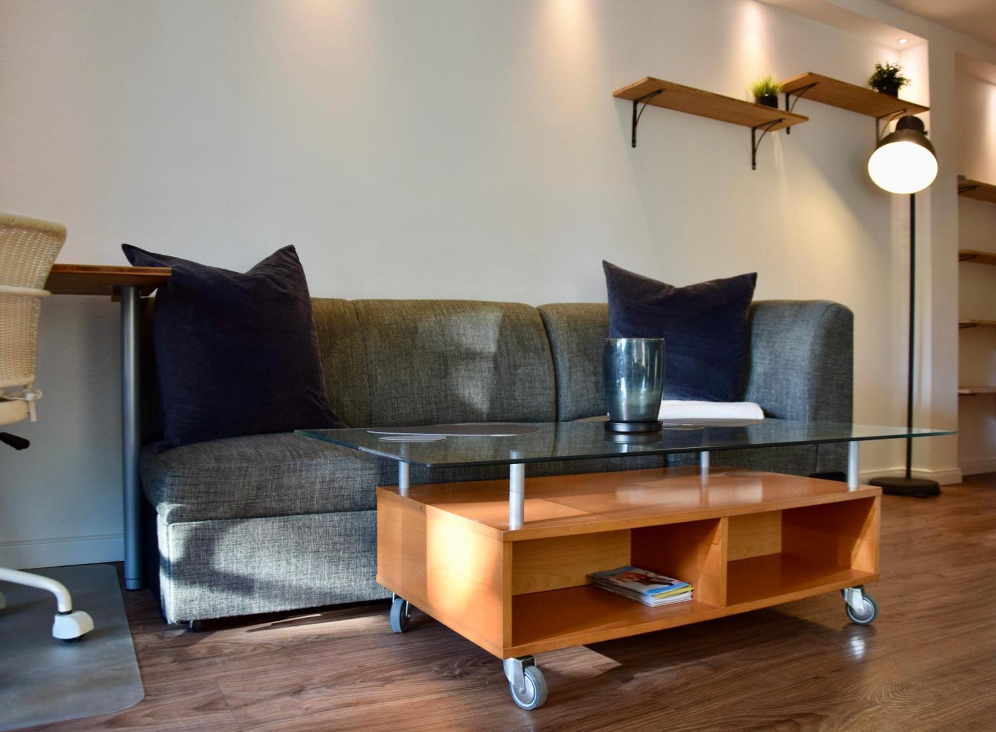 Stilvolle Wohnung Mit Balkon & Parkplatz Rostock Bagian luar foto